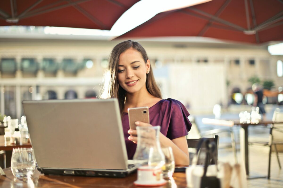 How a Mobile CRM Gives You an Edge