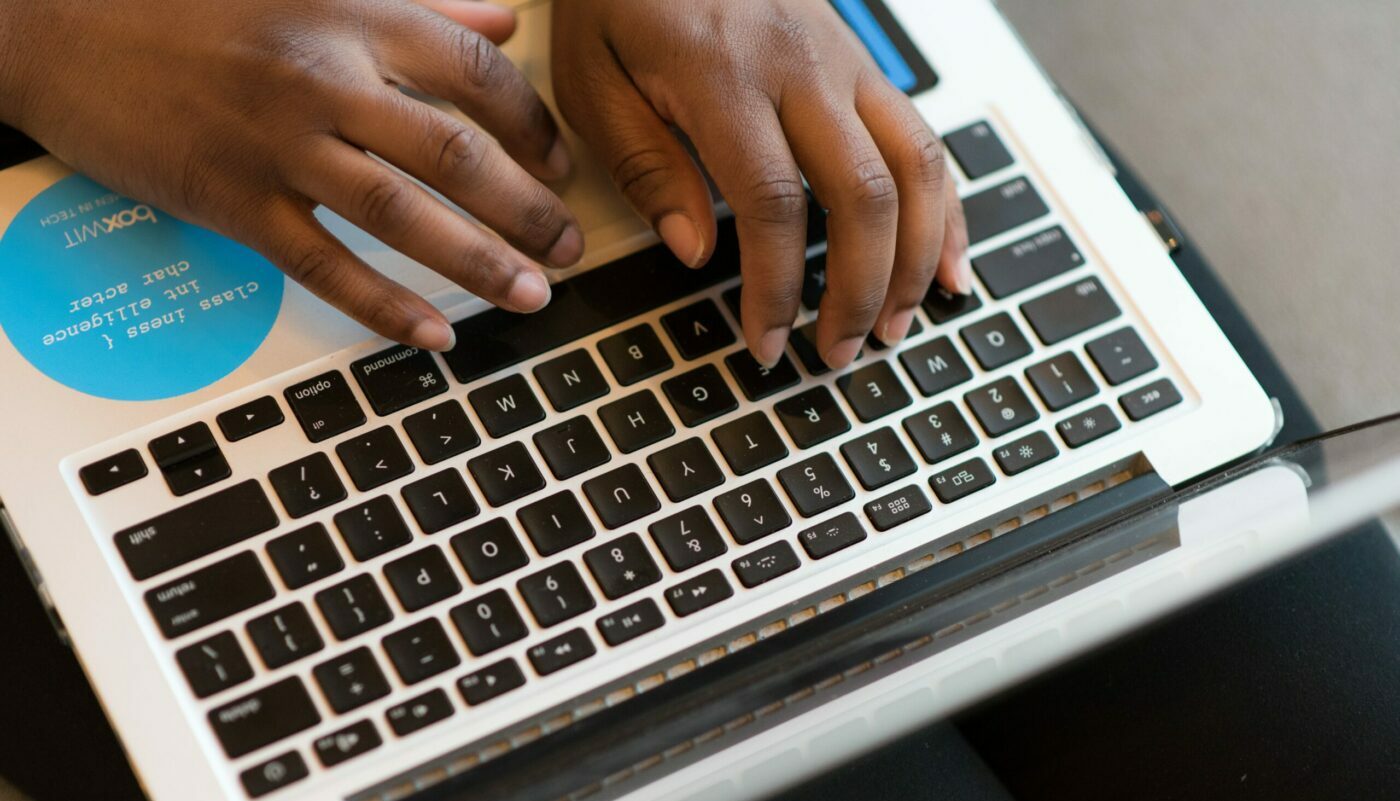 8 Best Tips for Using Google Sheets to Manage Your Contacts