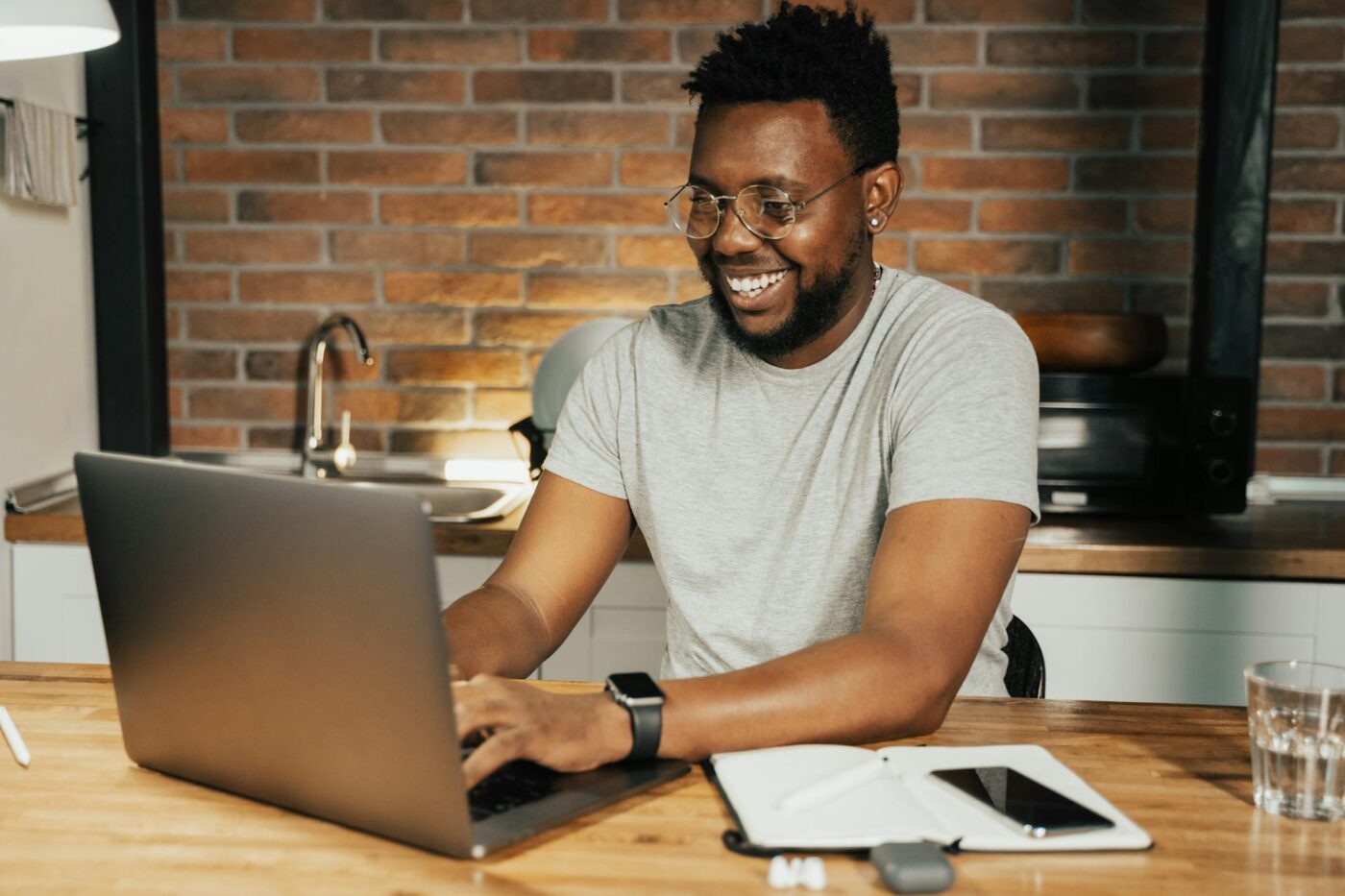Utilizing Smart Contact Management: A Guide for Entrepreneurs