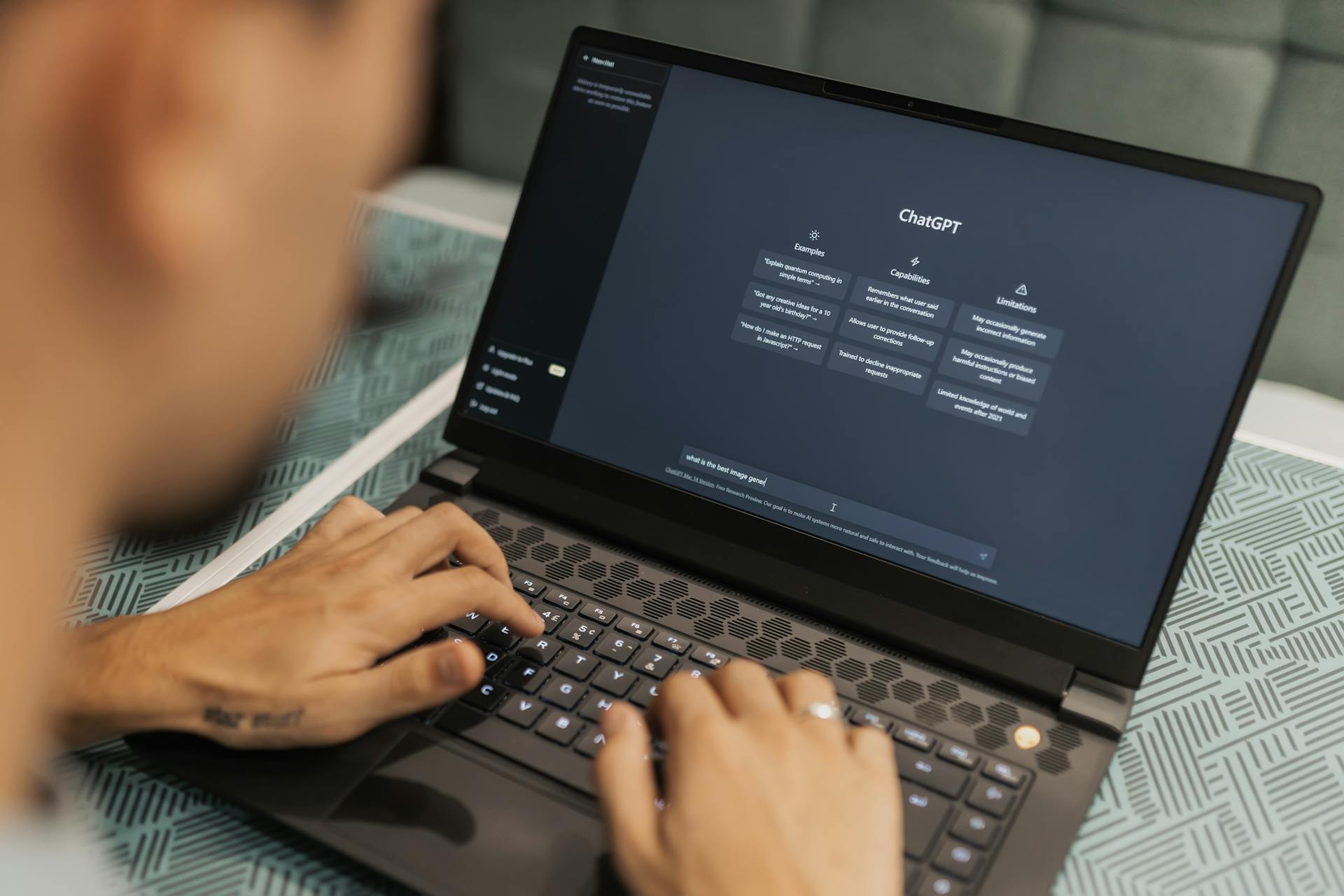 Enhancing Professional Relationships: Innovative Ways to Use AI for Personalized Communication